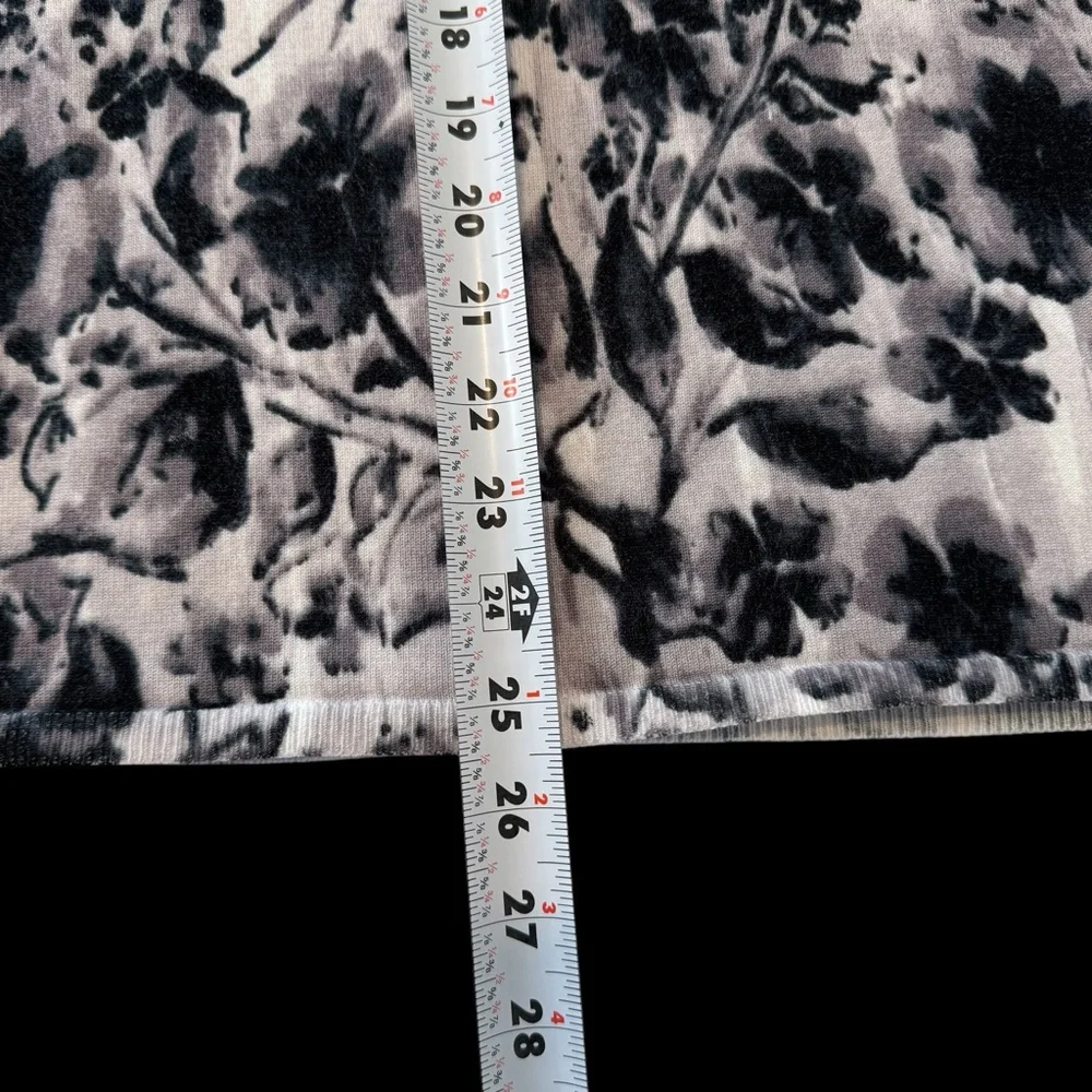 Lane Bryant Black & White Floral Long Sleeve V Neck Blouse Plus Size 22/24 #190 - Picture 4 of 7